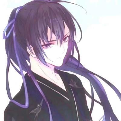 男子深夜把孩子拖拽出门